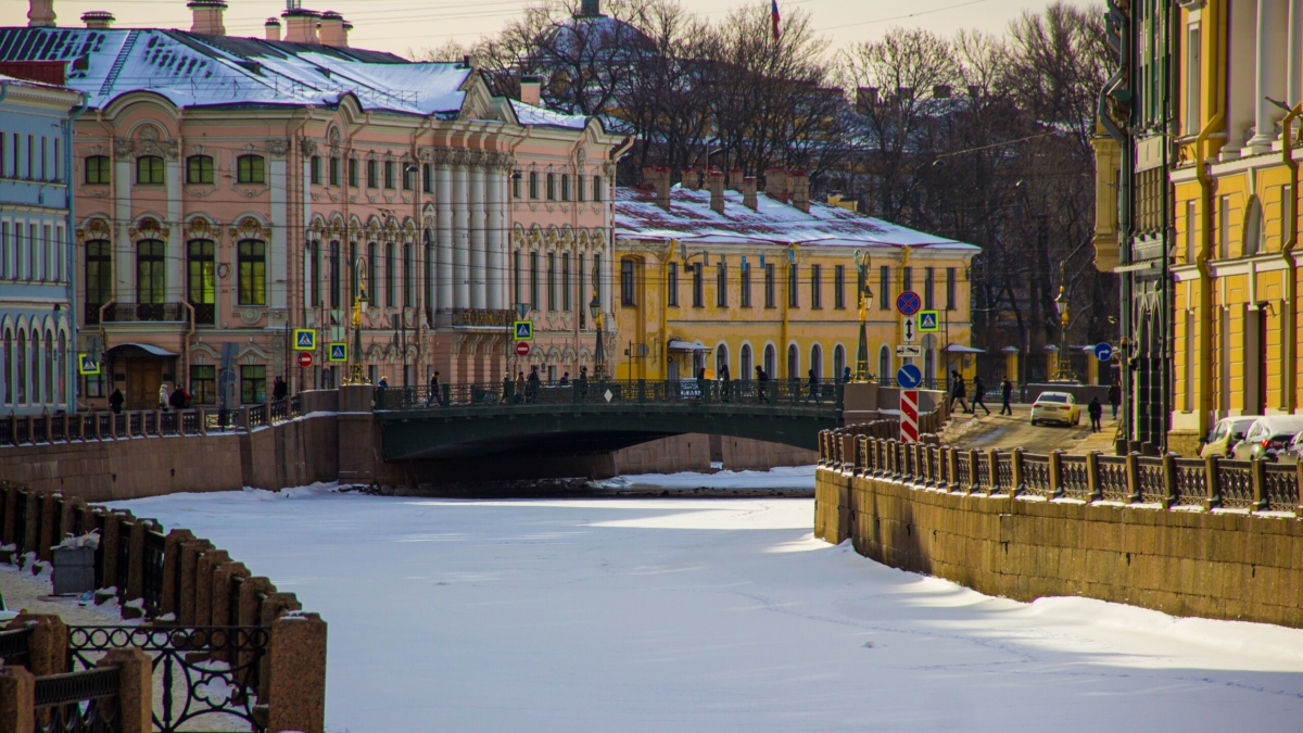 На Славянской улице в Санкт-Петербурге найдены чемоданы, в которых могут находиться человеческие останки ИА SM-News