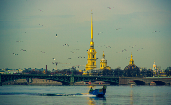 Париж ждёт две недели, а Петербург — два дня: как меняется туризм