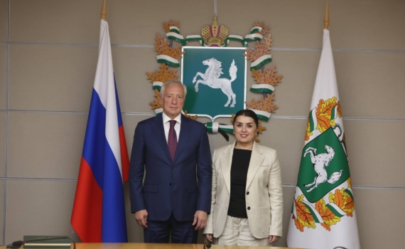 Губернатор Владимир Мазур обсудил с Генконсулом Таджикистана перспективы сотрудничества Губернатор Владимир Мазур обсудил с Генконсулом Таджикистана перспективы сотрудничества